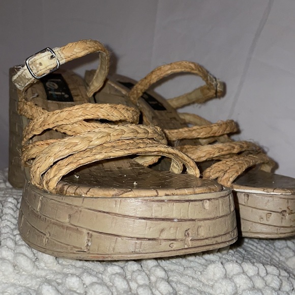 Y2K Chunky Platform Sandals - Picture 6 of 9